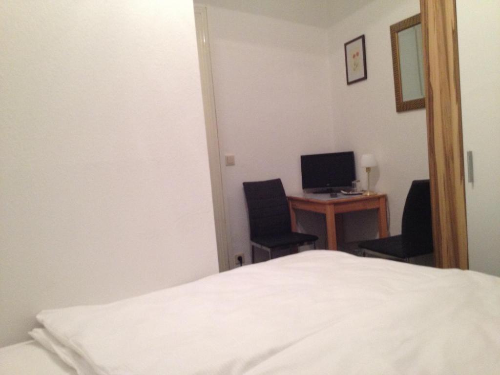 Hotel-Pension Dorma Berlin Room photo